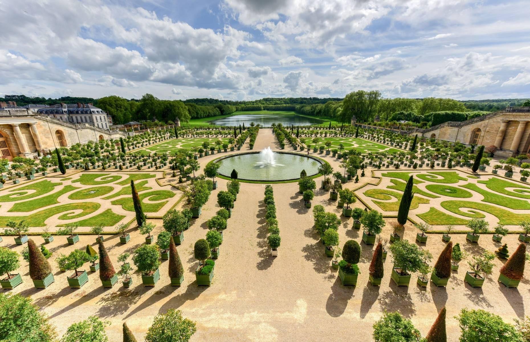 5. Palace of Versailles gardens, Ȋle de France